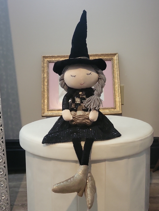 Bella Luxx Other - Bella Lux 🩷 Plush Halloween Sitting Witch Doll
